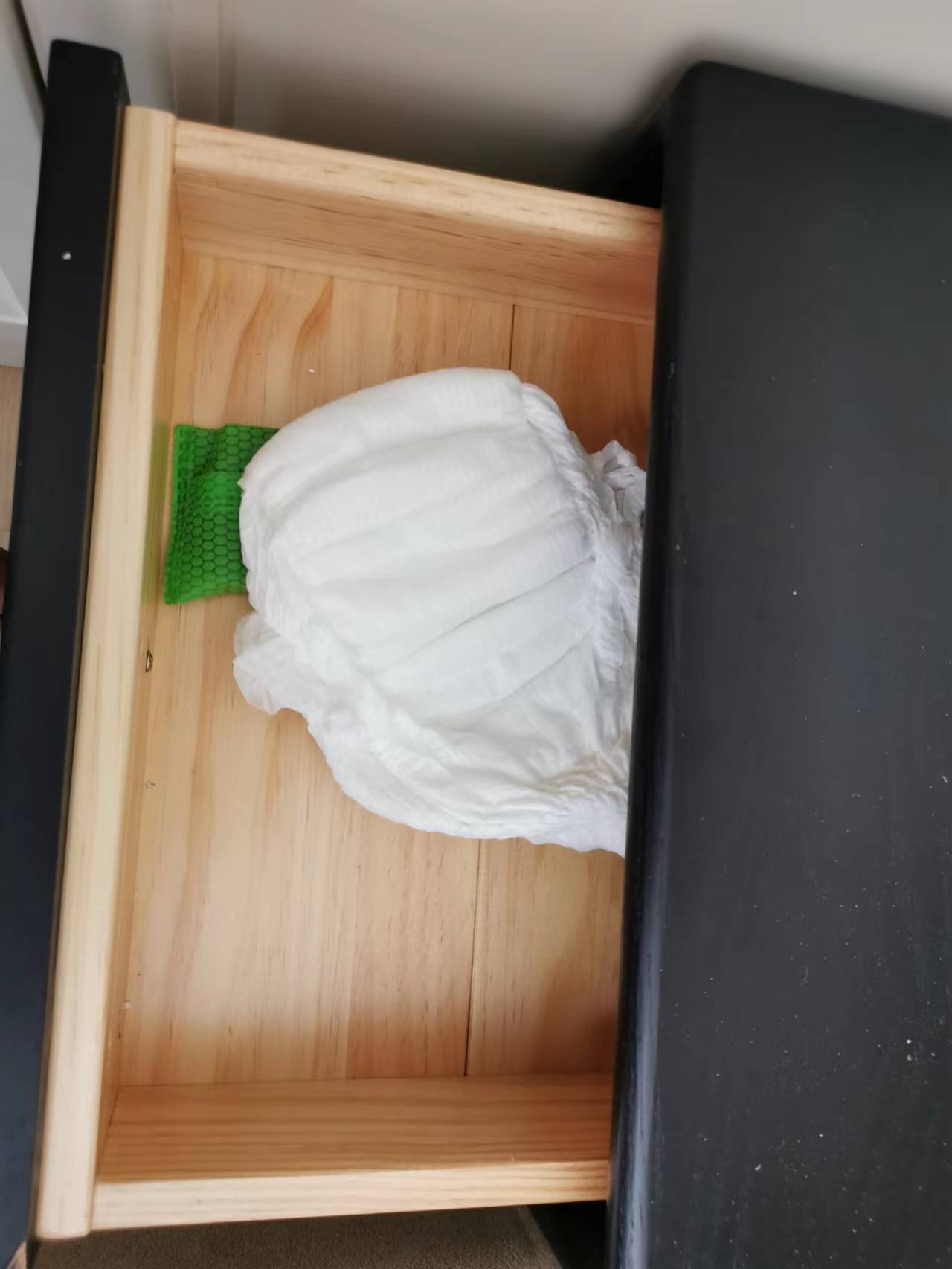 尿不濕還是給孩子用吧，別用它除甲醛了！